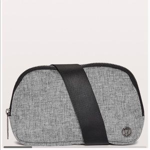 🍋Lululemon Belt Bag🍋